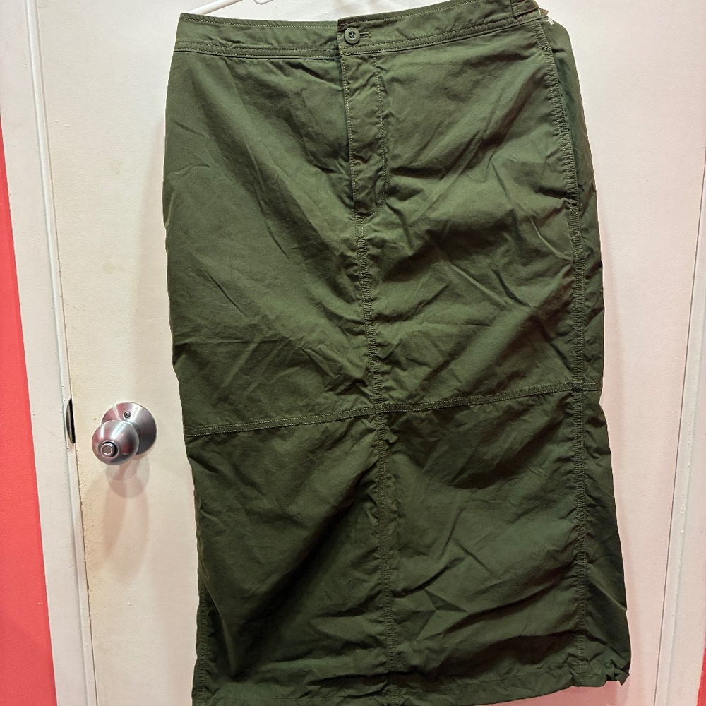 TNA cargo green skirt